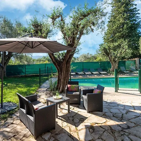 Spacious With Garden Near Grasse Villa *