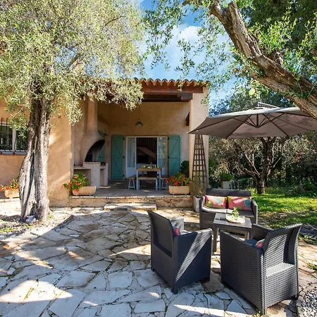 Villa Spacious With Garden Near Grasse *