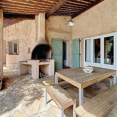 Villa Spacious With Garden Near Grasse